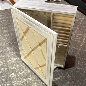 Chic White and Cream Jewelry Organizer